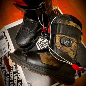 Matlock camo VANS snowboard BOA boots
